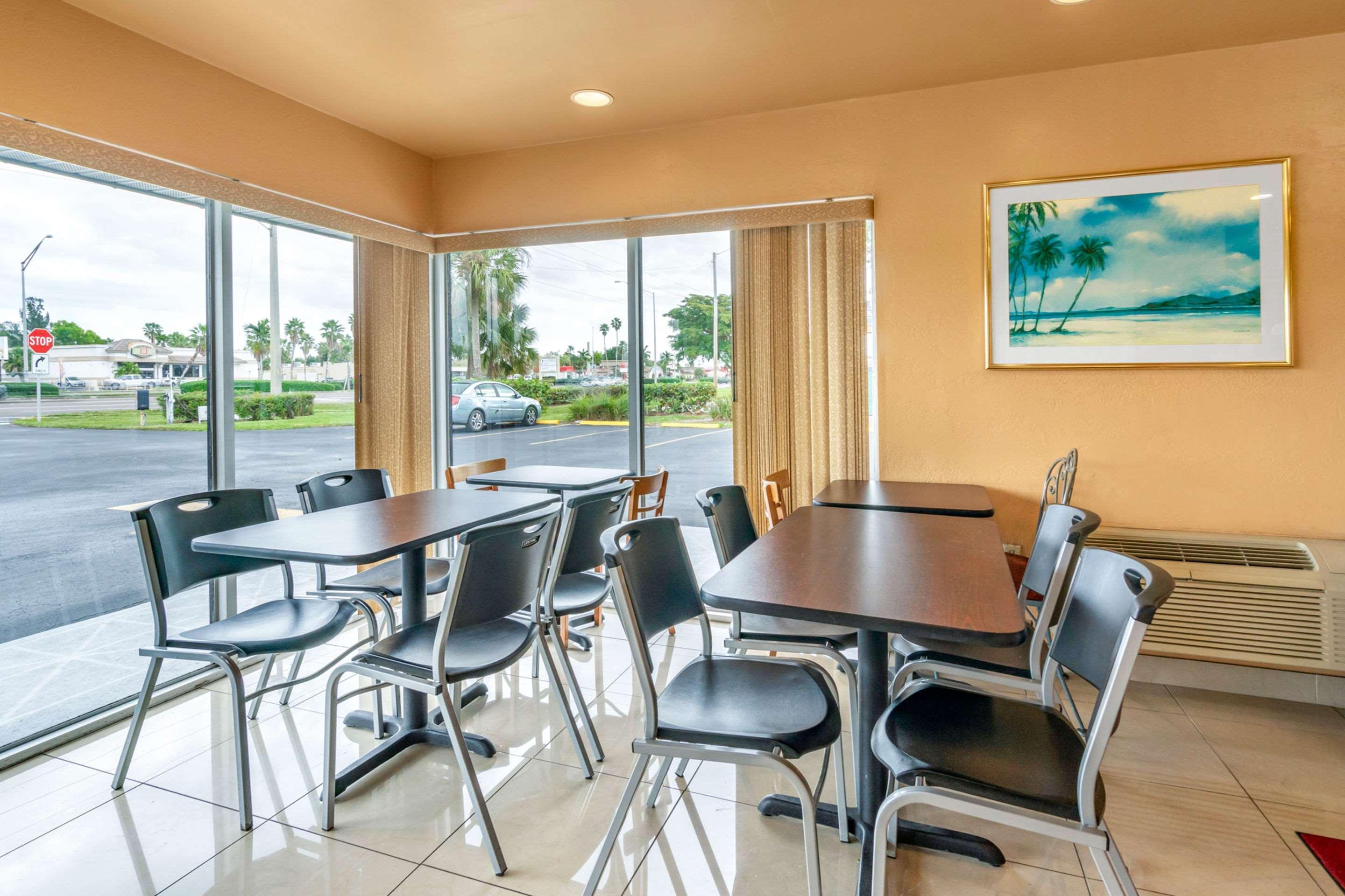 Econo Lodge North North Fort Myers Kültér fotó